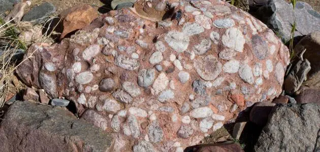 انواع الصخور الرسوبية وخصائصها