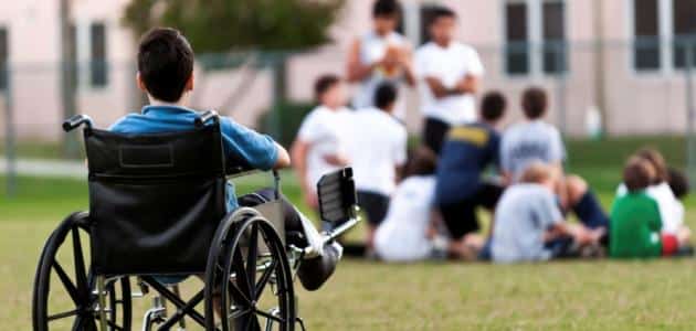 تعبير عن مساعدة التلاميذ ذوي الاحتياجات المدرسية